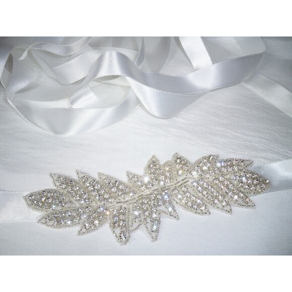 White Rhinestone Skinny Belt Wedding Sash Bridal Rhinestone Belt Prom Party Belt - Picture 1 of 6